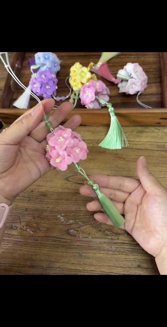 扭扭棒绣球花挂件教程💐 教程已出♥️快给老己也安排一个吧☺️
#扭扭棒 #扭扭棒的100种玩法 #手工 #扭扭棒教程 #挂件