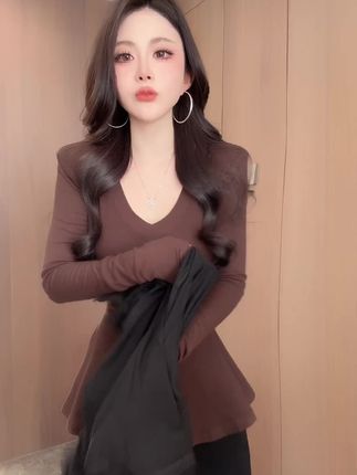 纯欲风辣妹V领长袖T恤女2025秋季新款设计感气质收腰显瘦打底衫