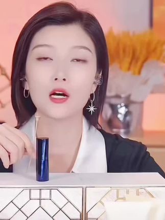谁能拒绝这支神仙口红!显色度超绝,不挑肤色,黄皮涂也超显白,涂上瞬间提升妆容精致度~#漠小曼品牌 #口红推荐@DOU+好生意 @DOU+小助手