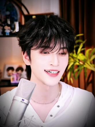 5.28日个播 一些淡淡的美好的片段 只想你 做自己 @X-Leo🍪(喜悦)
#喜悦XLeo#喜悦X
#一眼沦陷