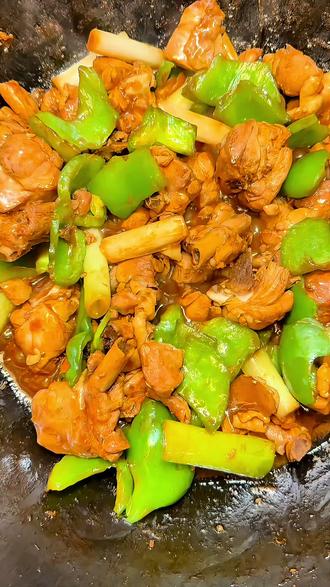 家庭版炒鸡,十分钟搞定,孩子今天又吃撑了 #家常菜分享 #抖音美食推荐官 #抖音美食创作人 #炒鸡#家常菜教程@DOU+小助手 @抖音小助手