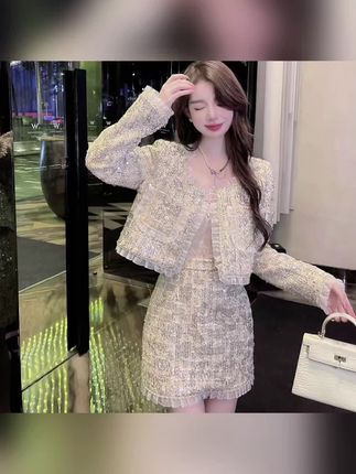 【C位女神】秋季新款金色亮片轻奢重工小香风时尚名媛法式气质套装#气质套装 #高级感穿搭 #今日穿搭 #街拍小姐姐穿搭秀 #连衣裙时尚穿搭