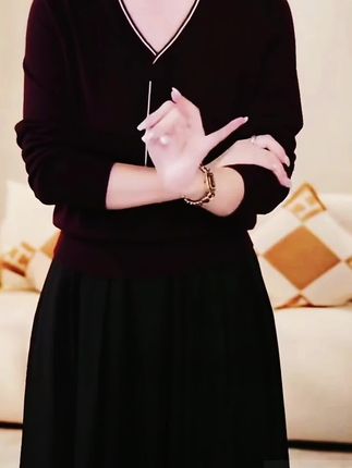 【80-160斤】早秋新款极简风长袖衫百搭秋季毛针织衫针织V领毛衣888#时尚休闲#时尚穿搭 #爆款热卖中 #精选优质面料柔软舒适亲肤透气 #好物推荐🔥 @DOU+上热门 @抖音小助手 @抖音创作小助手 @抖音媒体内容优推官 @抖音作者会客厅 @抖音娱乐 @抖音纪录片 @