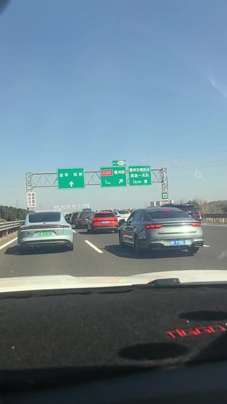以为沪昆高速今天不会堵,结果衢州段还是堵了😂
