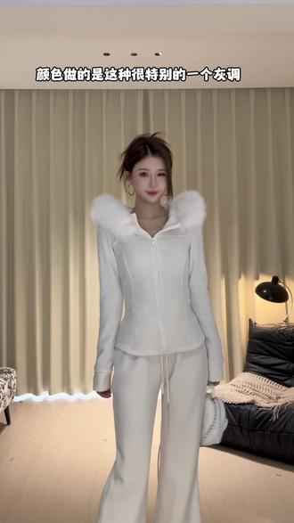 龙牙童的雪国列车我终于收到了!太好看了 #约会穿搭 #秋冬穿搭 #显瘦穿搭