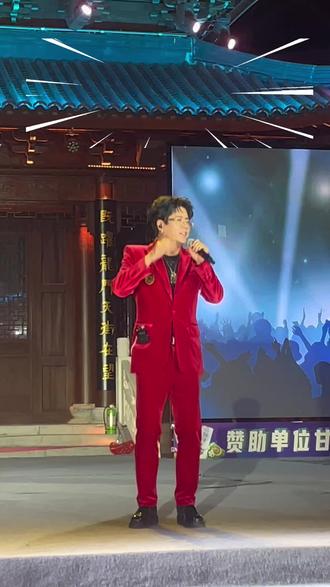 青年歌唱家金霖,万象街火热开唱!#厚道甘肃 #寻美陇南#寻美武都