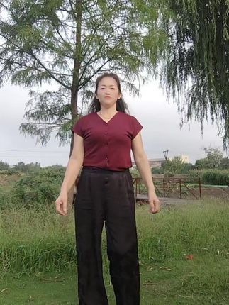家人们晚上好,又来分享舞蹈了,歌曲那么多跳也跳不完😄跳也跳不够,这么几步,就是跳舞人的快乐