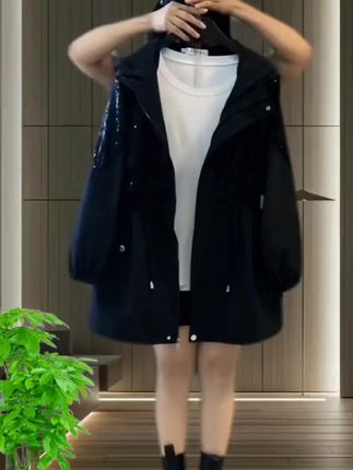 秋季新款韩版重工亮片连帽收腰显瘦时尚休闲外套#宽松有范 #洋气减龄 #时尚潮流穿搭 #做工精细 #美出高级感