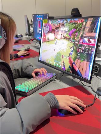 C7电竞/350个的电竞馆来体验下#网吧 #网咖