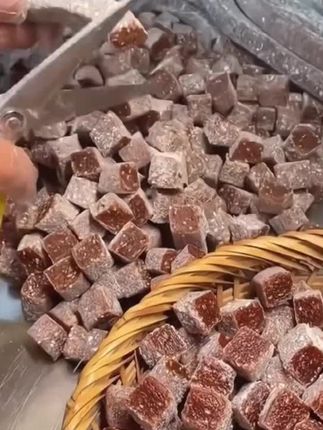 #好吃到停不下来 #纯手工制作美食 姜小美 古法正宗客家陈皮甘草红枣黑芝麻姜糖独立包装糖果软糖#甘草枇杷糕 #纯天然无添加 #姜糖