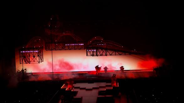 超绝大正面的伟大开场-地动山摇💒
“请你记住我叫——!”#汪苏泷 #汪苏泷澳门演唱会 #罗曼前传