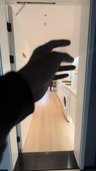 【外高桥】山姆旁一室一厅🏠带衣帽间民用水电
今天给大家分享一套高行山姆超市,万嘉广场旁边这一套民用水电的房子,房间是一室一厅的户型还有衣帽间和超大的阳台。朝南的房间,采光通风非常好。周边好几个商场,生活便利。公寓配套设施完善,健身房,台球室什么都有,免费的。有喜欢的宝子可以看看哦#抖音租房 #外高桥租房 #好房推荐 #一室一厅一厨一卫一阳台