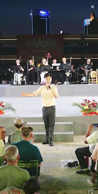 阳光帅气的赵志鹏,唱的真好听👍👍👍