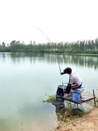 黑坑竞技狂战湖库钓鱼竿6H8H19调轻量大物竿邓老师推荐鱼竿大综合千川鲤钓鱼竿 #鱼竿渔具 #鱼竿测评 #高碳鱼竿 #千川鲤鱼竿 #爱生活爱钓鱼