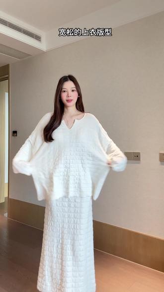 果然是穿的素素的人就会显得贵贵的~ #老钱风套装 #极简穿搭 #高级感穿搭 #保暖又好看