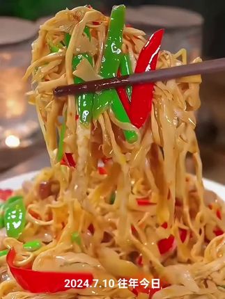 #家常美食 #简简单单一顿家常便饭 #农村特色美食 #糯米笋尖