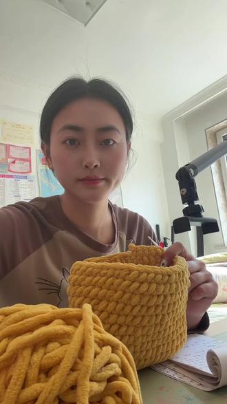 #手工编织零基础教学 #新手入门编织教程 #长颈鹿包包钩织教程 90后单亲宝妈靠钩织赚钱养家 给自己当牛马的一天开始啦