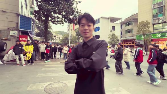 祝二中学子们 鹏程万里 学海无涯
#刘梓逸 #一字义 #土耳其舞蹈 #忘本摇 #社恐