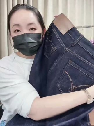 米蓝家名殿秋季神裤来袭!原牛质感与微弹面料碰撞,阔腿/直筒版型随心选,轻松拿捏秋日氛围感,显瘦又百搭!#秋季穿搭 #牛仔裤推荐 #原牛魅力 #微弹阔腿裤 #显瘦直筒裤