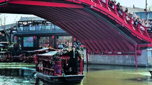 就这样偶遇吧🥰#余承恩 #清明上河园 #清明上河园余承恩