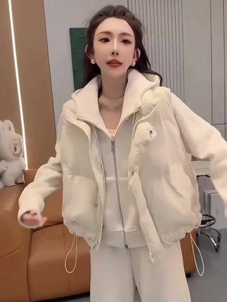 2025冬季新款时尚显瘦气质网红高档套装女百搭宽松加绒加厚三件套