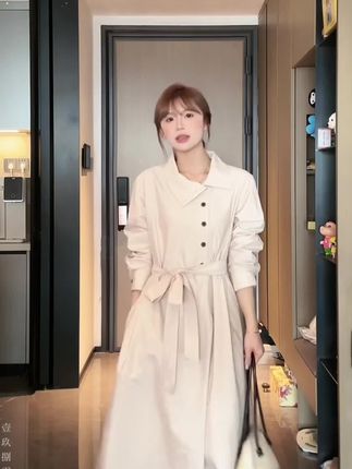 #高级感穿搭分享 YOMI小个子【时光恋人】不规则设计连衣裙秋季休闲百搭显瘦显白秋冬#韩系穿搭 #风衣 #每日穿搭 #早秋穿搭 @哟米yomi