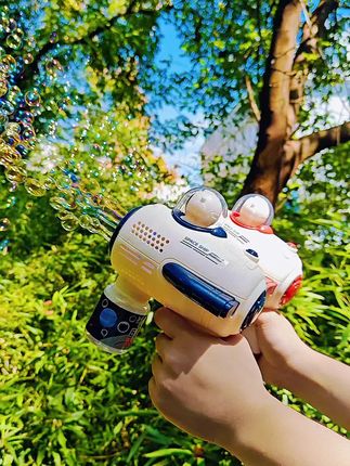 如此多七彩绵密的泡泡,出游季快到了,给小朋友安排上吧~#泡泡机 #泡泡机的快乐 #国庆节 #国庆出游 #户外玩具