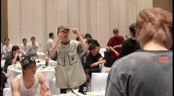 丁哥加注66666🧧丁总大气 顶顶好的 我也想要啊啊啊啊#丁程鑫#时代峰峻#年会#红包 #时代峰峻