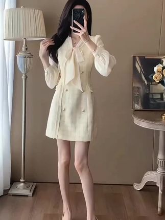 法式富家千金风裙子女高端小众设计气质炸街小香风假两件连衣裙#新感觉穿搭 #晴天穿搭 #时尚潮流 #穿出自己的风格 #高级感穿搭