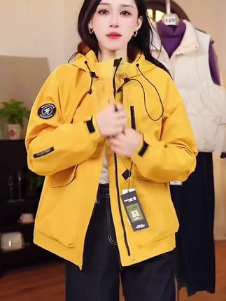 罗宾汉流光风秋季夹克上衣服新款男女同 款户外防风防水外套登山服#外套穿搭 #冲锋外套#面料柔软舒适#秋冬穿搭 #ootd穿搭 @DOU+小助手