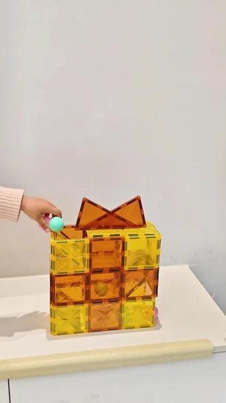分享磁力片100种拼搭(58/100)
礼物盒滚球教程
#磁力片 #磁力片搭建 #益智玩具
#玩不腻的益智玩具 #热点