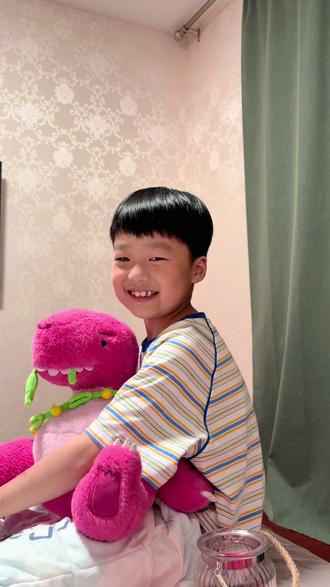 带素龙来监督我叠星星了🌟 由于我太久了还没叠完
来催我快叠满了
#人类幼崽 #小泷包 #向全世界安利 #汪苏泷 #家有小学生
