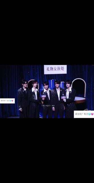 恩仔和厂牌的交换礼物全程存档🐧
以后也多多参加这种活动~
#穆祉丞 #微博之夜 #橹穆 #271199 #录屏分享