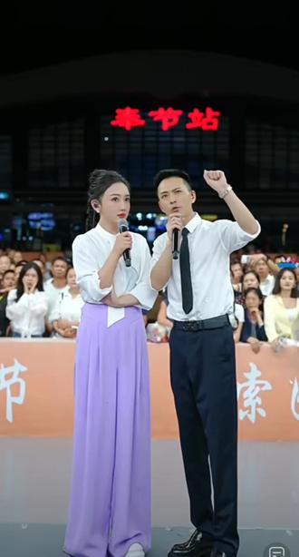 #话题
#杨雯梓索图同台互动
#杨雯梓5月25日将与索图同台
#杨雯梓受邀索图大舞台@杨雯梓6月1-2号周年庆典 @杨雯梓【生活号】
