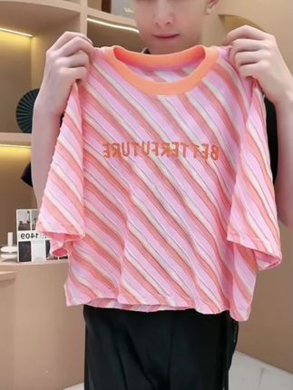【韩哥女装】夏季粉色坑条字母刺绣圆领时尚休闲短款T恤衫7650