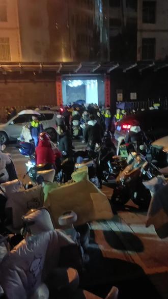 大年初七,高三短暂的寒假已结束,今天开学了,时间过得真快,高中最后一学期,希望你能够调整好自己的心态奋战一百零几天,圆梦六月!加油💪💪💪#高考倒计时