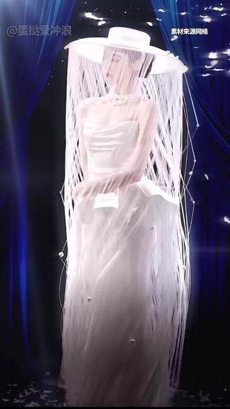 已经被张艺凡这个妆造刷屏好几天了#张艺凡 #红毯造型 #红毯 #时代峰峻 #娱乐评论大赏