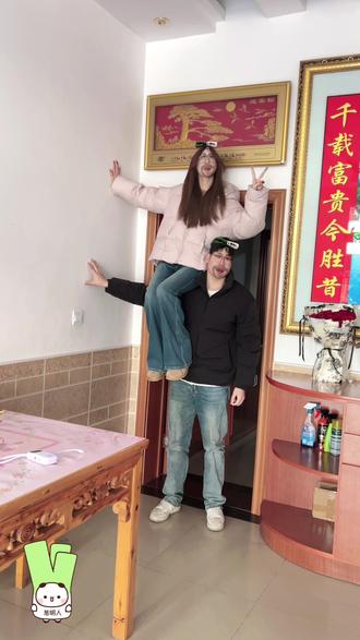 养弟千日 用弟一时(也是终于拍上了~
#姐弟 #扛肩拍照 #危险动作请勿模仿