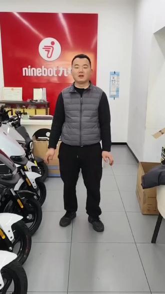 客户电池欠压保护无法开机,检查发现电池没电。科普了冬天铁锂电池电量显示不准,磷酸铁锂电池精准度不如三元锂,建议查看保护板单串电压。#九号真智能 #九号电动