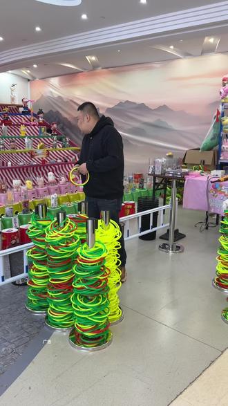 大圣套圈29.9给1000个圈,咋套都不心疼#套圈 #遛娃好去处 #大圣套圈 #套圈游戏 @哈尔滨大圣套圈