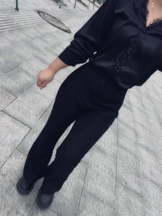 这个世界上什么都有,就是没有如果,经历越多,你越相信那句话,无情一点并没有错,成长的代价:就是失去原来的样子#今日穿搭 #轻熟穿搭 #黑色系穿搭
