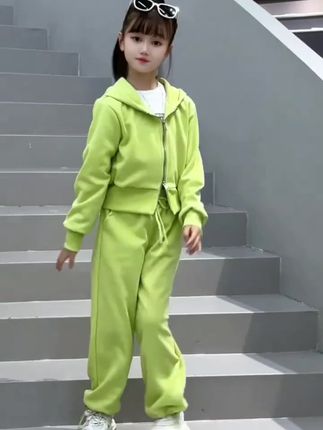 女童套装春装2025新款儿童洋气连帽时髦小女孩卫裤休闲运动两件套#上热门 #童装上新 #潮童穿搭 #高品质童装 #春秋新款 @抖加🔥上热门🔥dou+🔥热点宝 @DOU+小助手 @巨量千川
