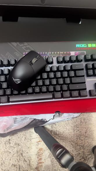 #rog 你应该也收到了女神送的新年礼物了吧,华硕ROG键盘鼠标开箱#ROG鼠标 #ROG键盘