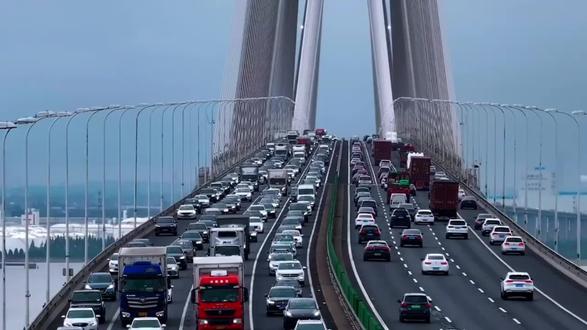 据上海最新消息,黄浦区斥资打造的大型上海海洋世界沉浸式体验馆,官宣4月3日正式开业,#海底世界 #海洋馆 #上海 #亲子游玩好去处 #溜娃好去处