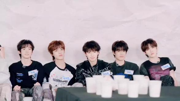 族综来啦 好多人啊!但今年我全认识了🥳#登陆少年组合 #七匹狼 #TF家族四代