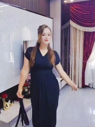 V领开衩连衣裙 显瘦 时尚