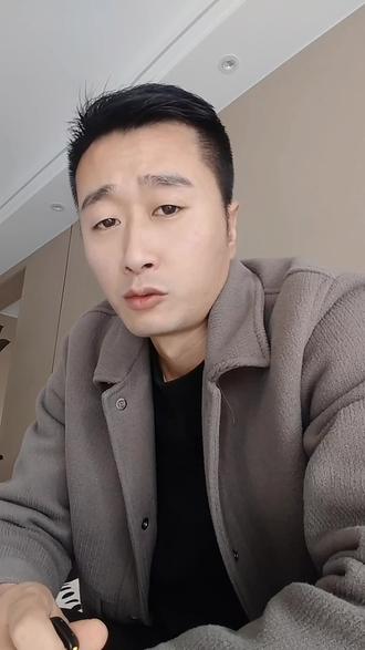 未来10年,AI拼的不是谁的模型更大,而是落地、好用、便宜、安全。谁能把AI真正用到各行各业,谁能让普通人用得起、用得放心,谁就赢。#AI时代 #创作者中心 #创作灵感