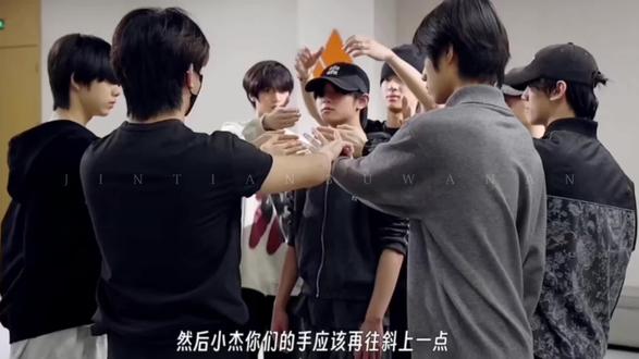 2.13新音纪录片🍭点来袭
#橹穆 #271199 #杰丞