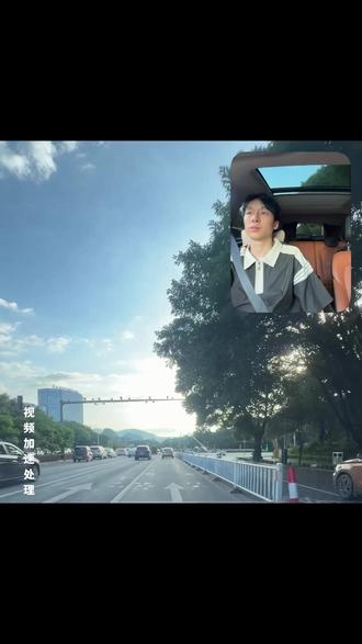《爱在西元前》响起!瞬间被拉回那年青春🎵 方文山笔下的千年浪漫,原来藏着的是我们这代人再也回不去的青春啊~
#通勤 #爱在西元前 #周杰伦 #经典老歌 #青春