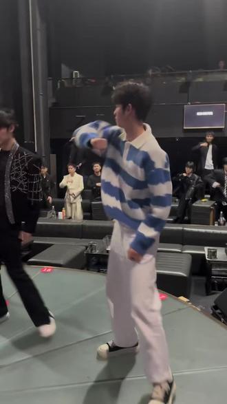 内江,帅哥都来内江啦#演唱会打卡 #排练现场 #演出现场拍摄